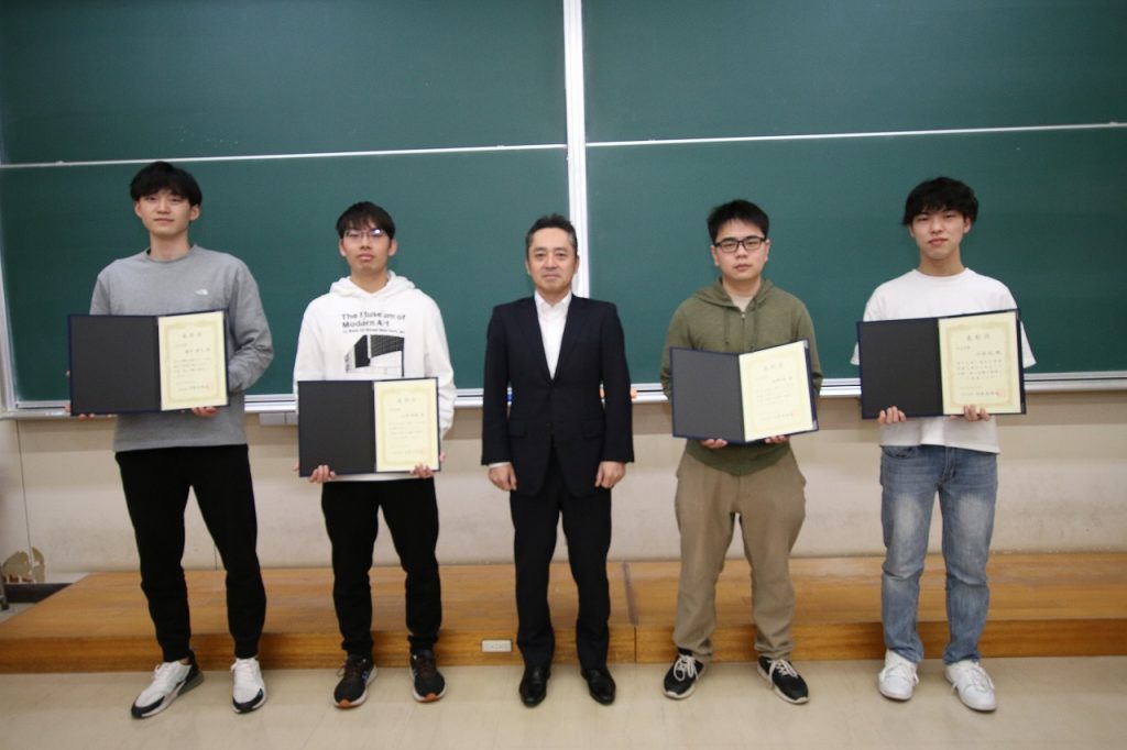 5月受賞者と河原木会長