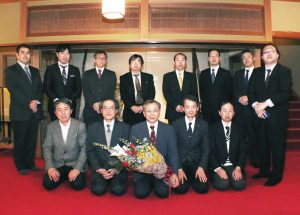 藤田成隆先生をお招きしてのお花見会 平成28年度八戸工業大学電気電子システム学科親睦会 （於：八戸市萬鱗、2016年4月28日木曜日）